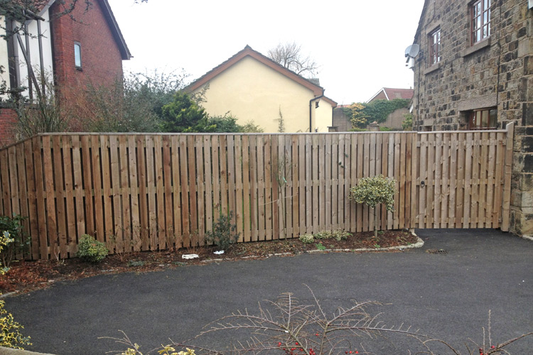 Hit & Miss Timber Fencing